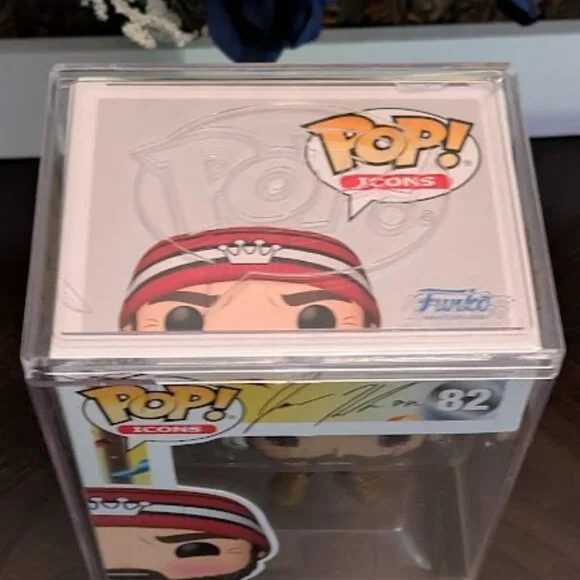 O1 FUNKO POP Jason Kelce Hard Case Limited Edition (Collectible) - Picture 2 of 6
